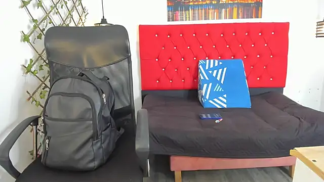Snapshot of carolinacrus01 chatting on October 8, 2025, 1:12 pm carolinacrus01 online show from October 8, 2025, 1:12 pm