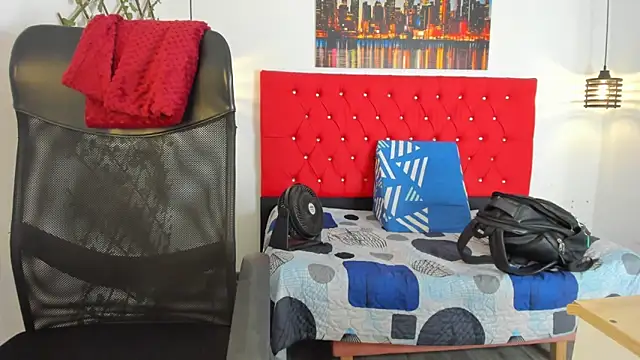 Snapshot of carolinacrus01 chatting on November 21, 2025, 2:27 pm carolinacrus01 online show from November 21, 2025, 2:27 pm