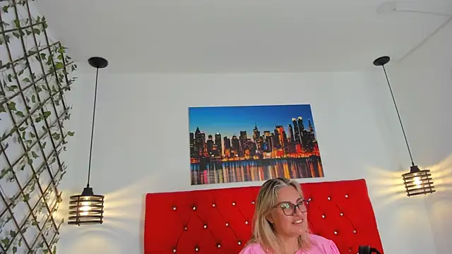 Snapshot of carolinacrus01 chatting on September 21, 2025, 4:12 pm carolinacrus01 online show from September 21, 2025, 4:12 pm