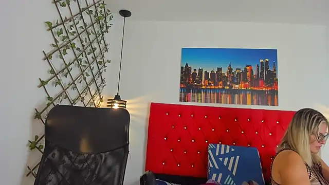 Snapshot of carolinacrus01 chatting on October 30, 2025, 2:14 pm carolinacrus01 online show from October 30, 2025, 2:14 pm