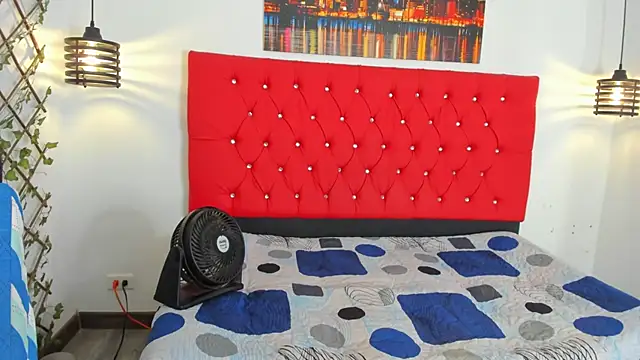 Snapshot of carolinacrus01 chatting on October 28, 2025, 3:11 pm carolinacrus01 online show from October 28, 2025, 3:11 pm