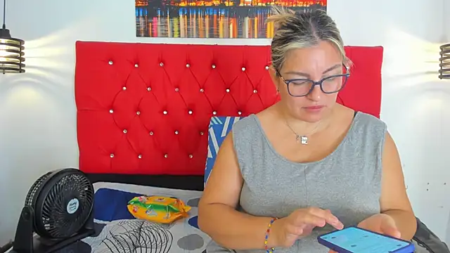 Snapshot of carolinacrus01 chatting on November 25, 2025, 3:34 pm carolinacrus01 online show from November 25, 2025, 3:34 pm