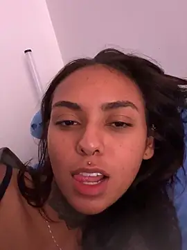 Snapshot of iamkatty_ chatting on September 21, 2025, 6:46 pm iamkatty online show from September 21, 2025, 6:46 pm