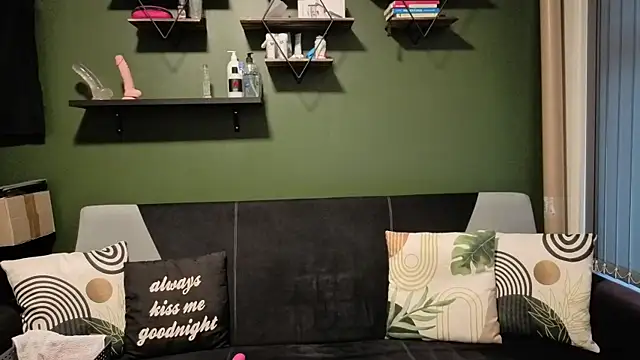 Snapshot of Eveline_Beauty_Kitty chatting on November 29, 2025, 9:42 am Eveline Beauty Kitty online show from November 29, 2025, 9:42 am