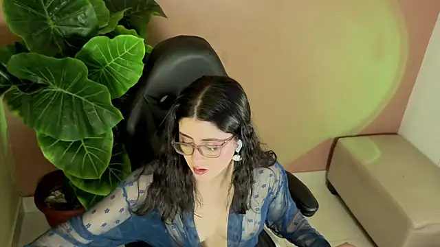 Snapshot of LiLLiAnderson chatting on September 29, 2025, 11:38 am LiLLiAnderson online show from September 29, 2025, 11:38 am