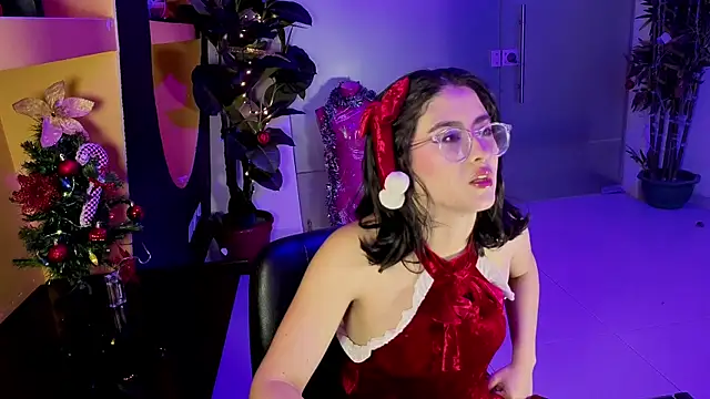 LiLLiAnderson online show from December 16, 2025, 11:36 am