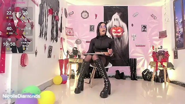 NicolleDiamonds cg online show from October 7, 2025, 3:24 pm