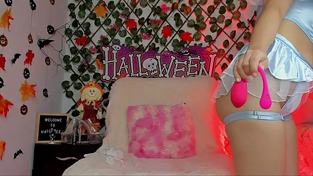 Snapshot of isabel_jaames chatting on October 26, 2025, 7:47 pm isabel jaames online show from October 26, 2025, 7:47 pm