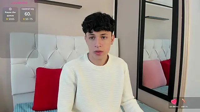 Axel  Evans online show from September 18, 2025, 12:52 pm