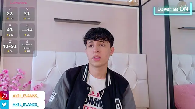 Axel  Evans online show from October 2, 2025, 12:52 pm