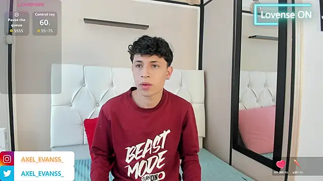 Axel  Evans online show from September 19, 2025, 12:42 pm