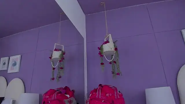 my aleja  online show from September 15, 2025, 12:49 pm