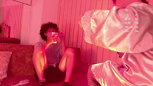 Snapshot of juliie_star chatting on March 6, 2026, 3:56 am juliie star online show from March 6, 2026, 3:56 am