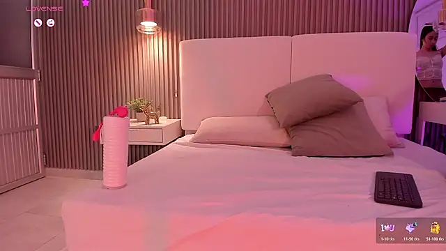 Snapshot of juliie_star chatting on March 18, 2026, 2:26 am juliie star online show from March 18, 2026, 2:26 am