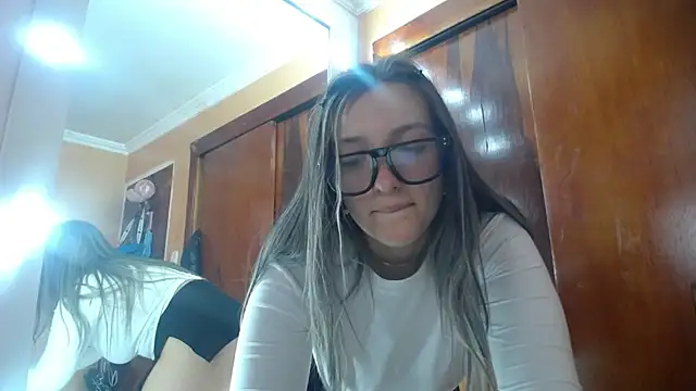 miss lilieth online show from December 22, 2025, 5:35 pm