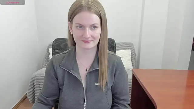 Snapshot of Alisha_Skyes chatting on April 5, 2026, 3:40 pm Alisha Skyes online show from April 5, 2026, 3:40 pm