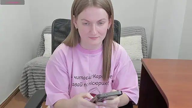 Snapshot of Alisha_Skyes chatting on April 1, 2026, 3:42 pm Alisha Skyes online show from April 1, 2026, 3:42 pm