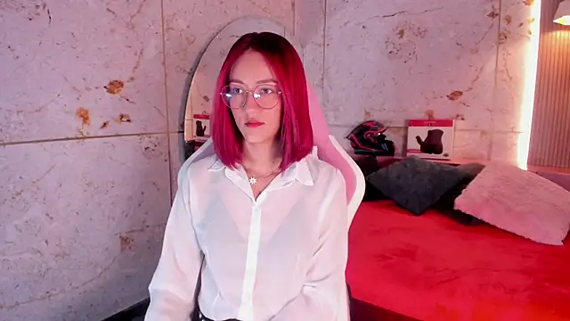 daphne courtis online show from October 4, 2025, 3:08 am