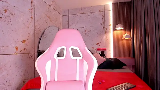 daphne courtis online show from November 27, 2025, 3:18 am