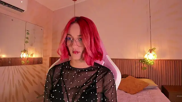 daphne courtis online show from April 13, 2026, 3:10 am