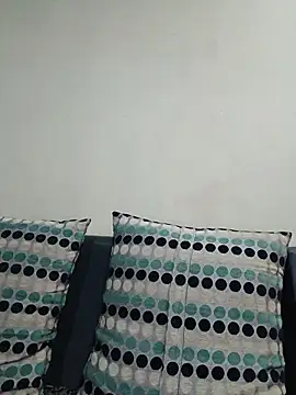 Snapshot of hornyriyanka chatting on May 17, 2026, 2:33 am hornyriyanka online show from May 17, 2026, 2:33 am