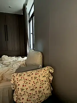 haiyan125216 online show from December 4, 2025, 8:46 am