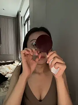 haiyan125216 online show from November 14, 2025, 7:34 am