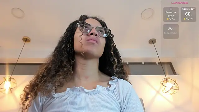 Snapshot of Hanna_Cornee_ chatting on September 18, 2025, 1:47 pm Hanna Cornee online show from September 18, 2025, 1:47 pm