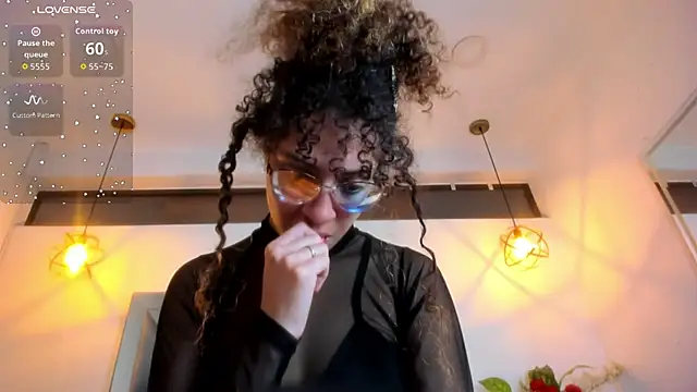 Hanna Cornee  online show from February 20, 2026, 12:51 pm