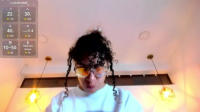 Hanna Cornee  online show from February 24, 2026, 12:06 pm