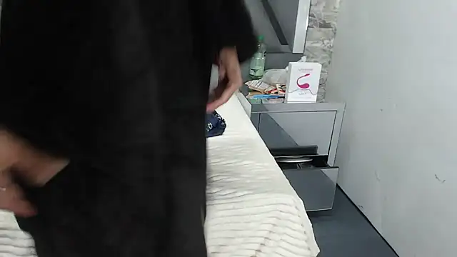 YanetRose online show from December 18, 2025, 3:55 am