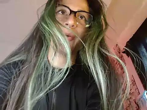 Snapshot of Chloe_paytone chatting on February 23, 2026, 9:48 pm Chloe paytone online show from February 23, 2026, 9:48 pm