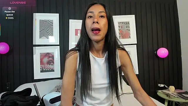 chiara evanns online show from October 8, 2025, 11:12 am