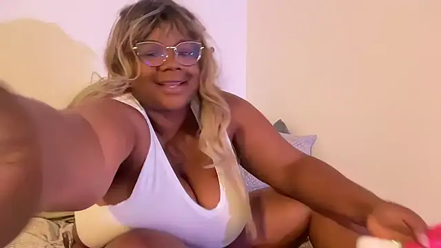 Snapshot of furykat1 chatting on June 27, 2026, 11:22 pm furykat1 online show from June 27, 2026, 11:22 pm