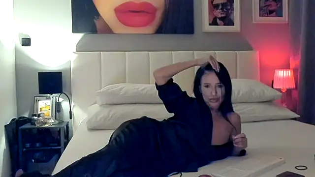 Snapshot of simonacavali chatting on December 20, 2025, 8:33 pm simonacavali online show from December 20, 2025, 8:33 pm