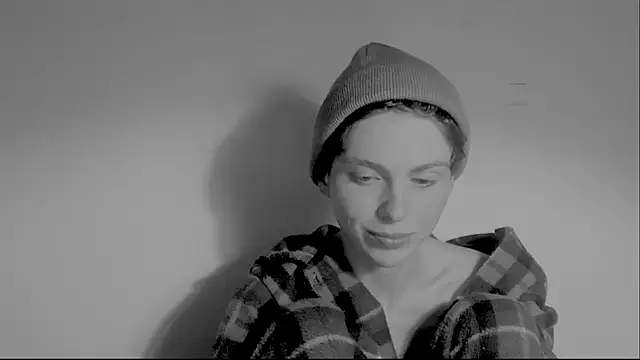 nyxofempusa online show from October 2, 2025, 4:49 am