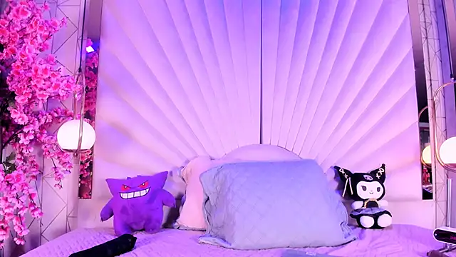 VesperVelvet online show from May 23, 2026, 5:39 am