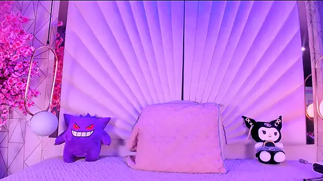 VesperVelvet online show from May 12, 2026, 5:15 am