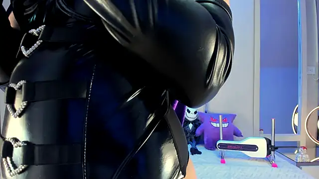 VesperVelvet online show from November 14, 2025, 8:34 pm