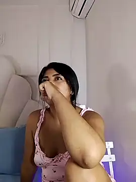 Kaylachannell online show from May 18, 2026, 4:07 am