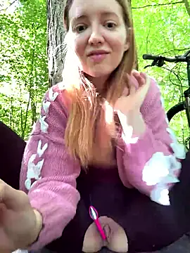 Snapshot of FayeFlame chatting on May 27, 2026, 9:49 am FayeFlame online show from May 27, 2026, 9:49 am