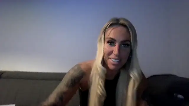 poppyinga1 online show from September 15, 2025, 9:15 pm