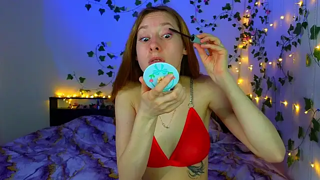 Snapshot of Candy_Flosse chatting on April 2, 2026, 5:03 am Candy Flosse online show from April 2, 2026, 5:03 am