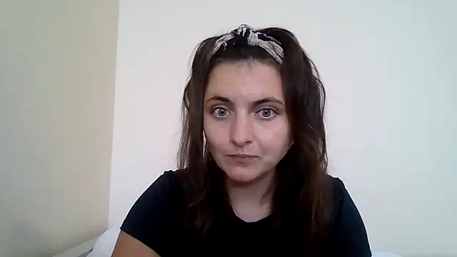 DInaraXRose online show from September 19, 2025, 12:09 pm