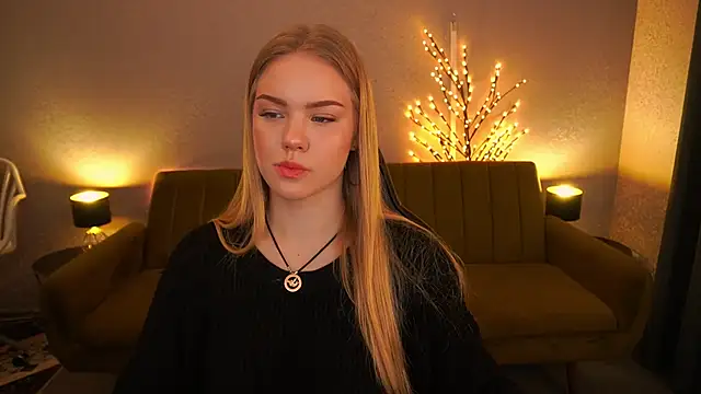 Snapshot of CelesteNoir chatting on December 2, 2025, 7:54 am CelesteNoir online show from December 2, 2025, 7:54 am