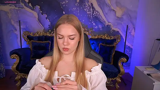 Snapshot of CelesteNoir chatting on October 22, 2025, 6:24 am CelesteNoir online show from October 22, 2025, 6:24 am