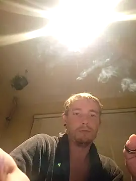 Snapshot of piercingpik chatting on November 23, 2025, 9:14 pm piercingpik online show from November 23, 2025, 9:14 pm