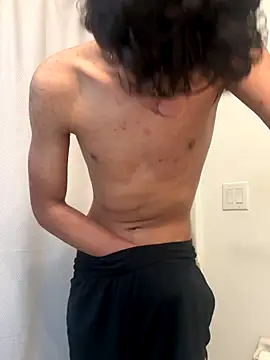 Snapshot of Ryan_12xX chatting on December 19, 2025, 8:11 pm Ryan 12xX online show from December 19, 2025, 8:11 pm