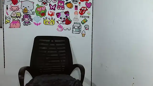 Snapshot of Luciasmith_74829 chatting on October 6, 2025, 2:24 am Luciasmith 74829 online show from October 6, 2025, 2:24 am