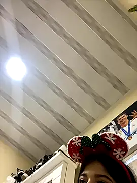 Snapshot of Vliacoooper2 chatting on December 5, 2025, 5:39 am Vliacoooper2 online show from December 5, 2025, 5:39 am